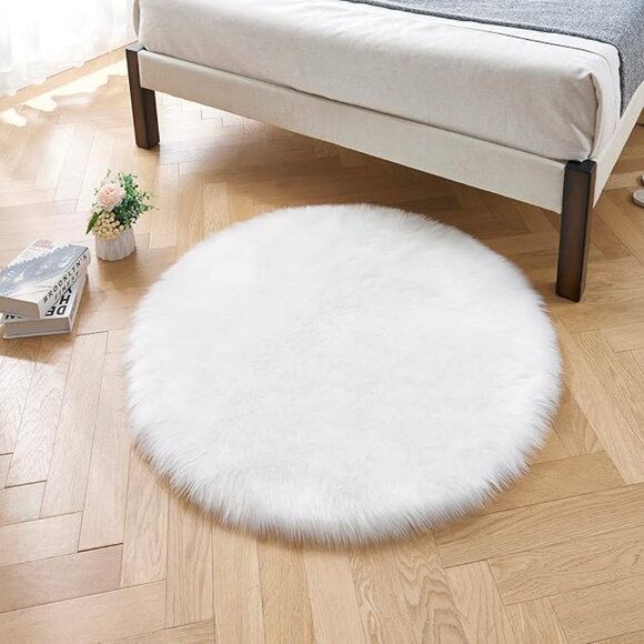 White Round Rugs Circle Faux Fur rug 3x3 feet - Picture 2 of 6